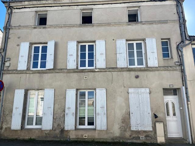 Vente Immeuble 0 pièces 0 m2 Saint Jean d'Angély