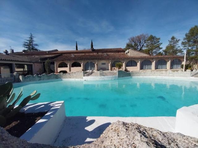 Vente Immeuble 0 pièces 2100 m2 Lescout