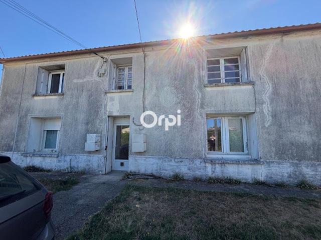 Vente Immeuble 10 pièces 175 m2 Saint Just Luzac