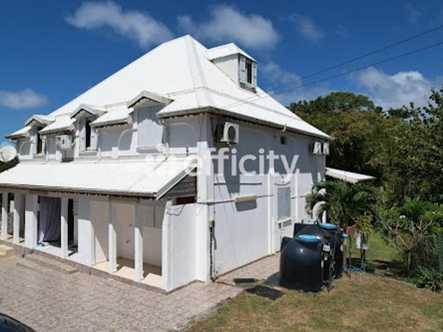 Vente Immeuble 10 pièces 255 m2 Le gosier