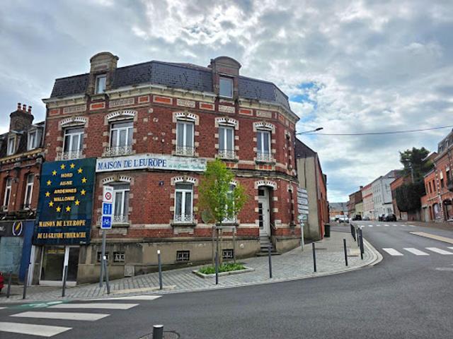 Vente Immeuble 10 pièces 256 m2 Fourmies