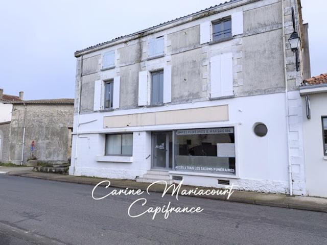 Vente Immeuble 11 pièces 193 m2 Echiré