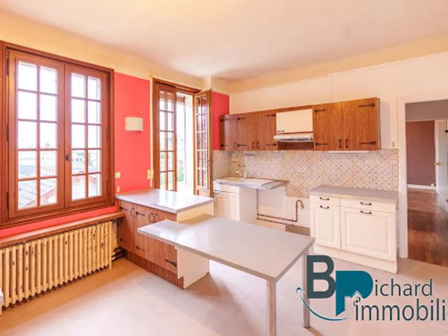Vente Immeuble 11 pièces 225 m2 Laon