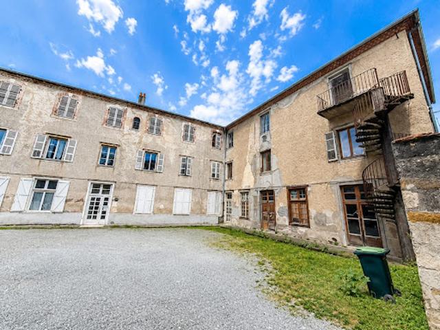 Vente Immeuble 1500 m2 Bellac