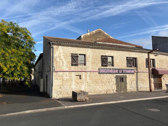 Vente Immeuble 1500 m2 Luçon