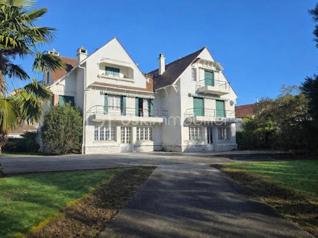 Vente Immeuble 15 pièces 420 m2 Pau