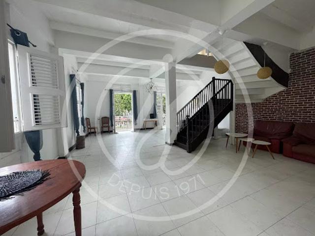 Vente Immeuble 189 m2 Pointe a pitre