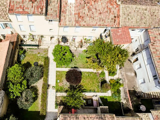 Vente Immeuble 18 pièces 354 m2 Nimes