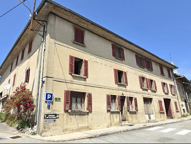 Vente Immeuble 20 pièces 450 m2 Charix