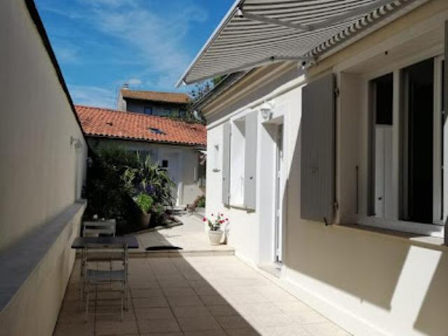 Vente Immeuble 22 pièces 256 m2 Rochefort