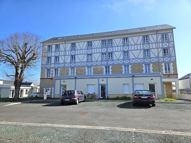 Vente Immeuble 28 pièces 950 m2 Douvres la Délivrande
