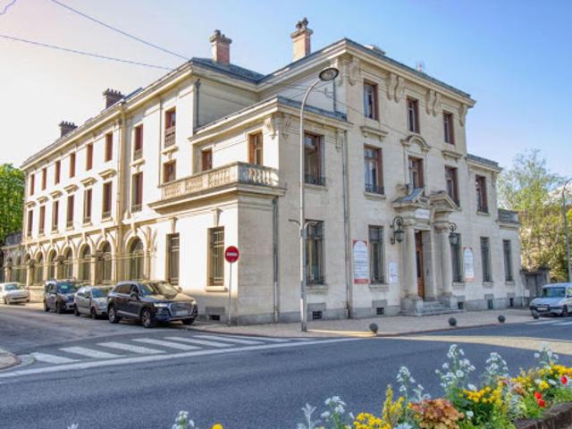 Vente Immeuble 32 pièces 1750 m2 Mazamet
