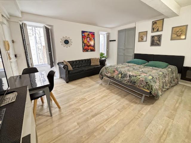 Vente Immeuble 3 pièces 80 m2 Saintes