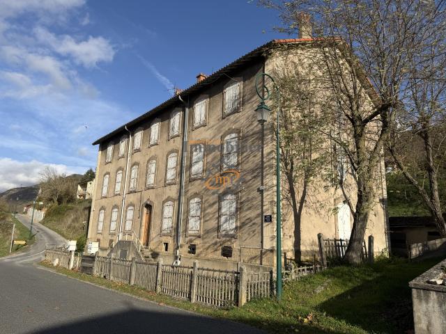 Vente immeuble à usage d'habitation composé de huit appartements Tournemire