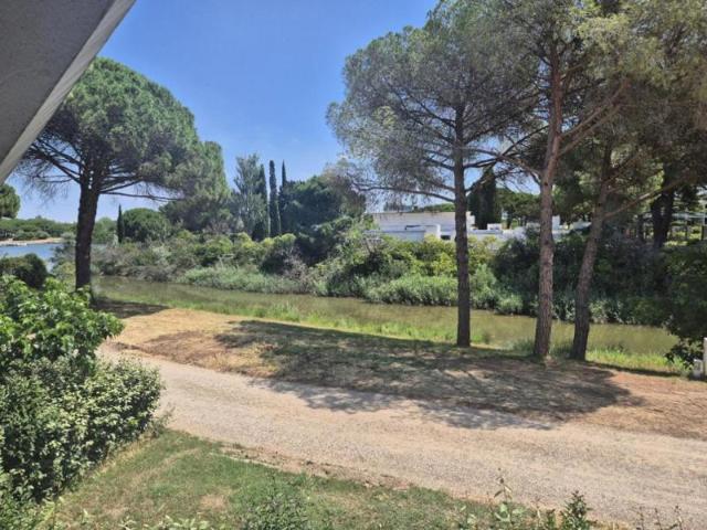 Vente La Grande Motte – Appartement avec vue sur le canal et place de parking