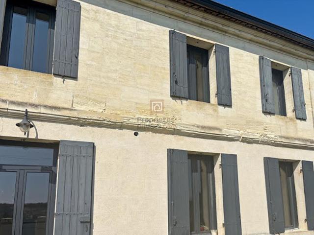Vente Maison 9 pièces 300 m2 Vayres