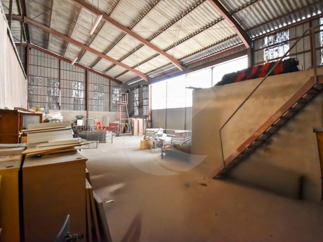 Vente local 0 pièce s 200m² Septfonds
