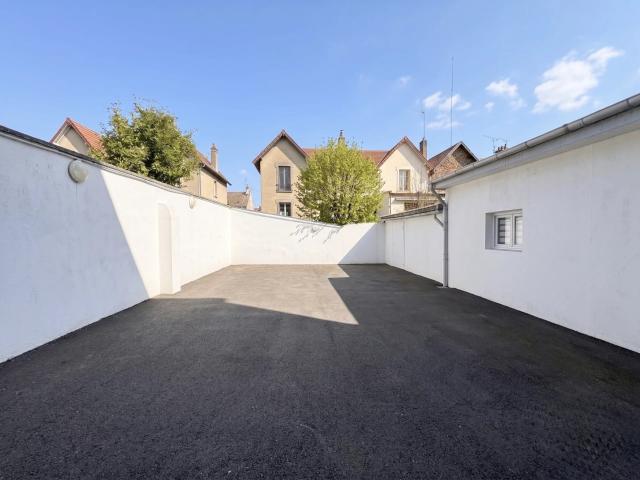 Vente local commercial/murs commerciaux 6 pièces 180 m2 Choisy Le Roi 94