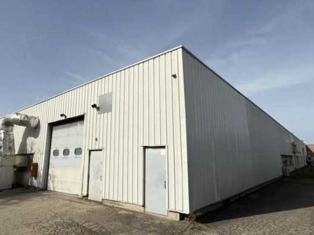 Vente local d'activité Bron Proximité A43 et transports