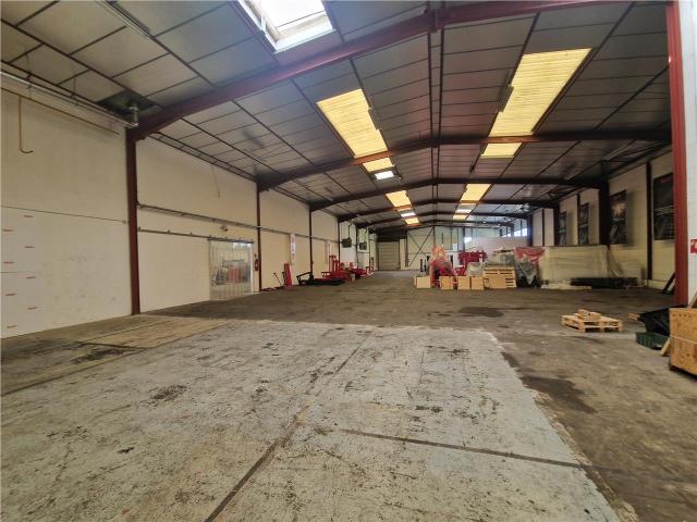 Vente local d'activité Saint Ouen l'Aumône Zone Vert Galant
