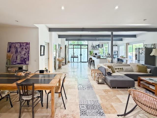 Vente Loft 4 pièces 152 m2 Pierrefeu du Var