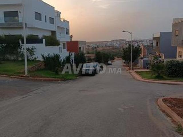 Vente lot de terrain pour villa 396m 3 façades