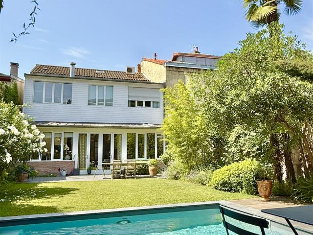 Vente Maison/villa 7 pièces 220m² Bordeaux