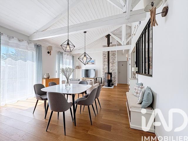 Vente Maison/villa 8 pièces 185m² Charron