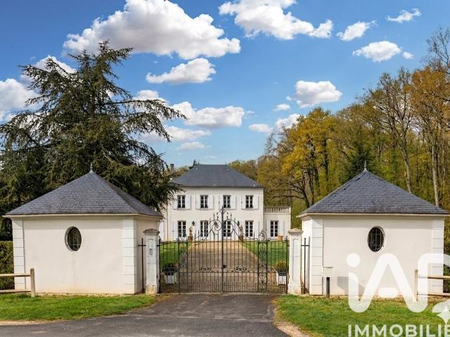 Vente Maison/villa 8 pièces 222m² Saint Eloy de Gy