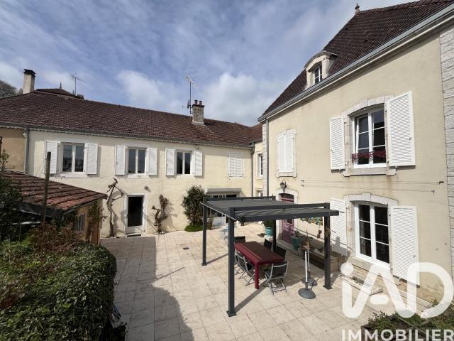 Vente Maison/villa 16 pièces 311m² Champsevraine