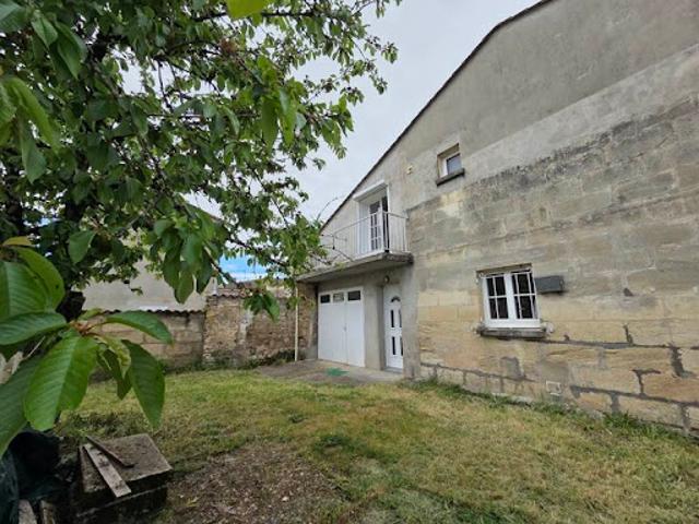 Vente Maison 3 pièces 108 m2 Saint Seurin sur l'Isle