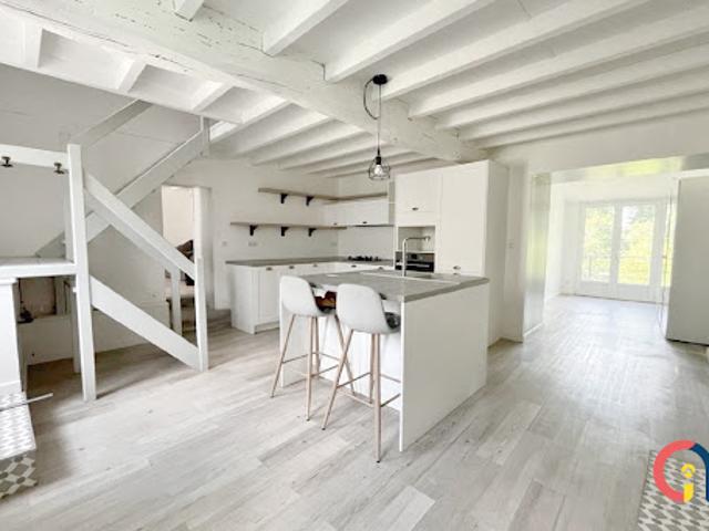 Vente Maison 3 pièces 110.5 m2 Bourg Charente