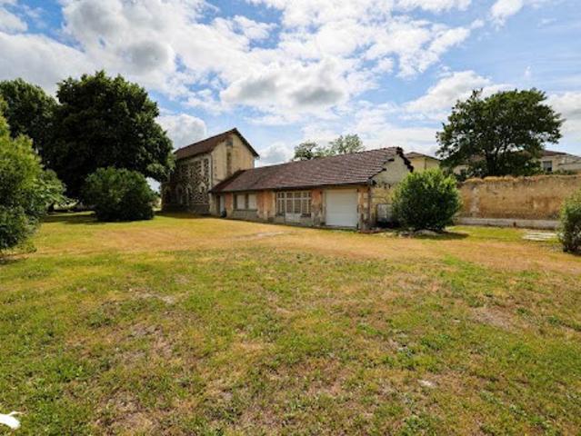 Vente Maison 3 pièces 300 m2 Barbezieux Saint Hilaire