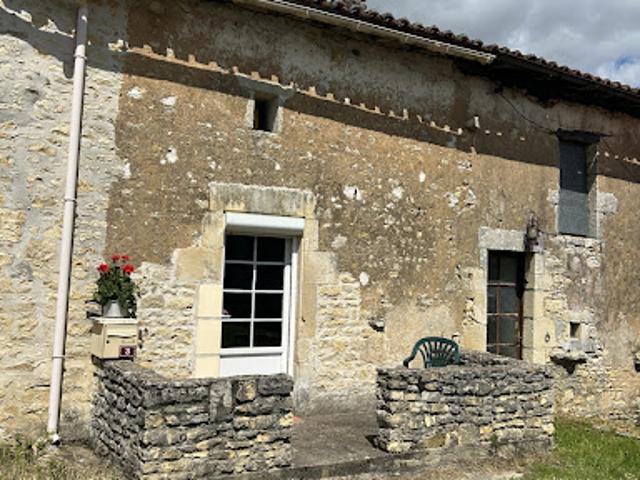 Vente Maison 3 pièces 74 m2 Cellefrouin