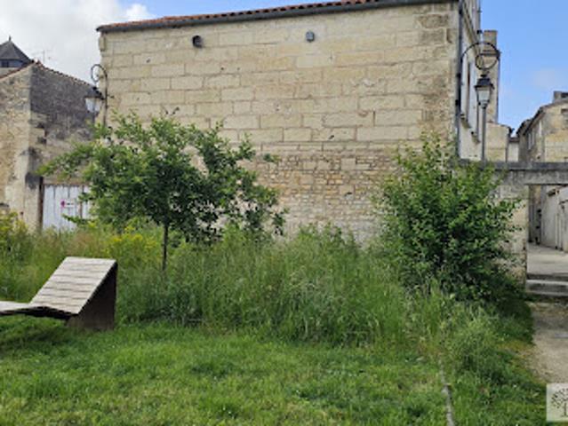 Vente Maison 3 pièces 77 m2 Saintes