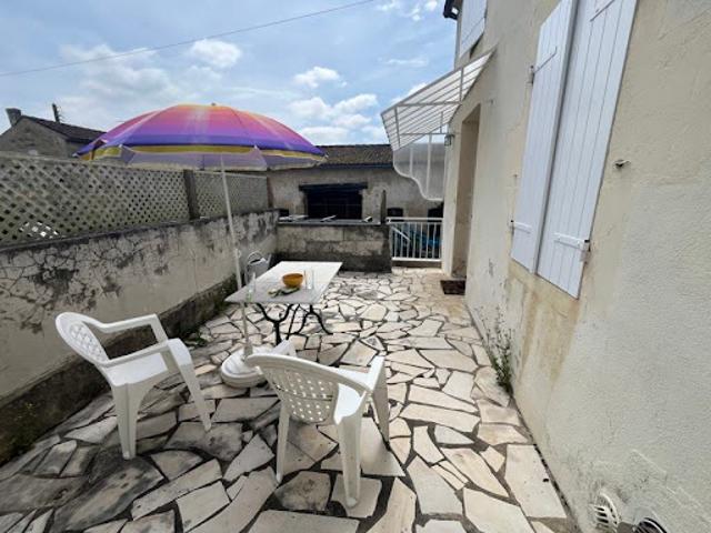 Vente Maison 3 pièces 79 m2 Saint Jean d'Angély