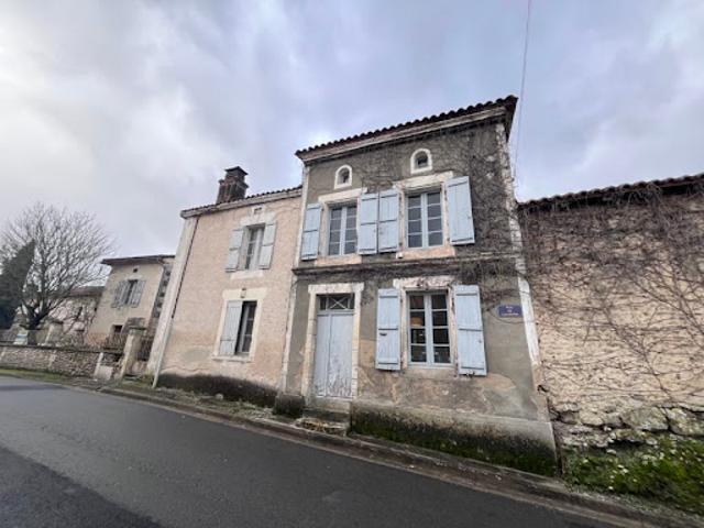 Vente Maison 3 pièces 93 m2 Montmoreau Saint Cybard