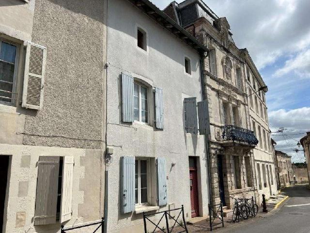 Vente maison 3 pièces Ruffec 16