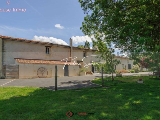 Vente maison 10 pièces Marans 17
