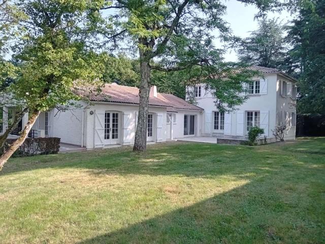 Vente maison 10 pièces Mauléon 79