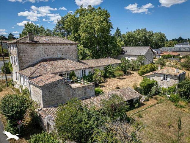 Vente maison 10 pièces Melle 79
