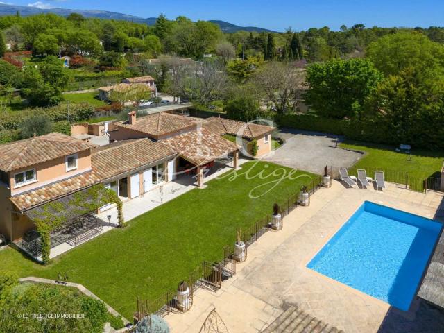 Vente maison 10 pièces Montauroux 83