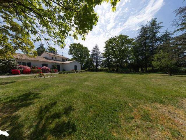 Vente maison 10 pièces Aubigny les Clouzeaux 85