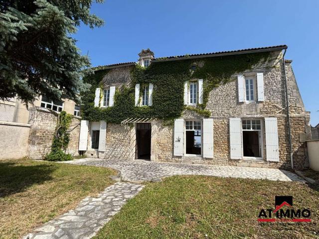 Vente maison 10 pièces Angoulême 16