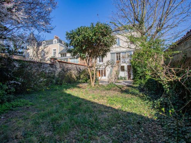 Vente maison 10 pièces Angers Saint Serge 49