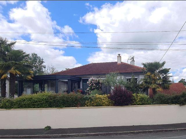 Vente maison 10 pièces Bressuire 79