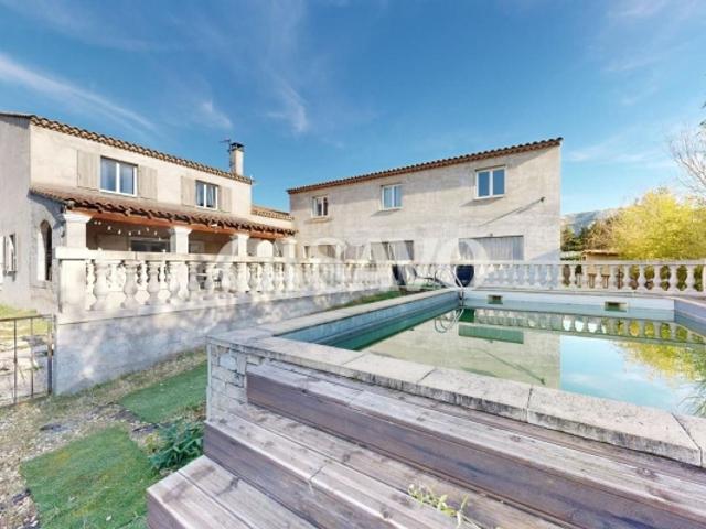 Vente Maison 10 pièces de 231m² 84300 Taillades