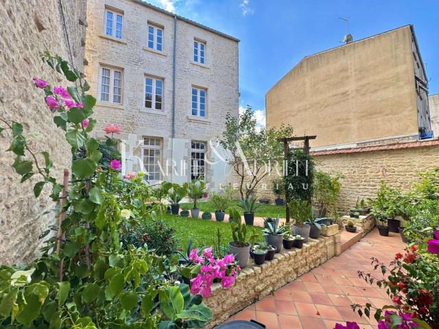 Vente maison 10 pièces Fontenay le Comte 85