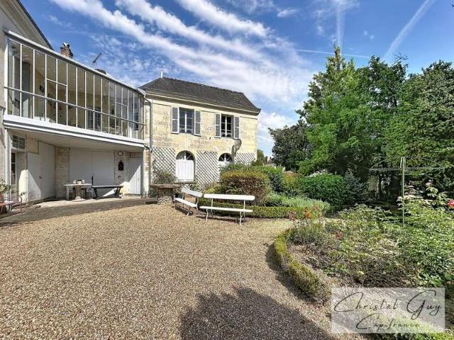Vente maison 10 pièces La Chartre sur le Loir 72