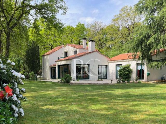 Vente maison 10 pièces La Roche sur Yon 85